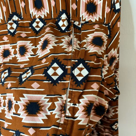 NWT Duluth Trading Co Women's Free Swingin' Flannel Shirt - Aztec brown - Med - Picture 6 of 9